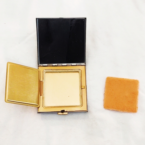 Vintage Gold Volupte Rhinestone Compact circa 1950's - Picture 5 of 10